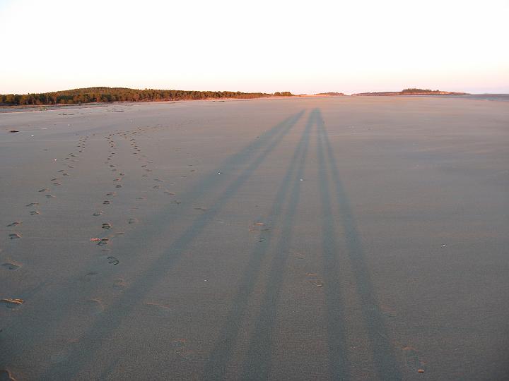 IMG_0903.JPG - Long shadows