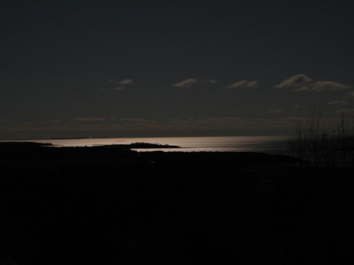 IMG_0919.JPG - Moonlight on the ocean