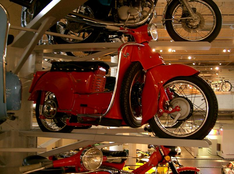 CIMG2321.JPG - Moto-Guzzi scooter with spare wheel