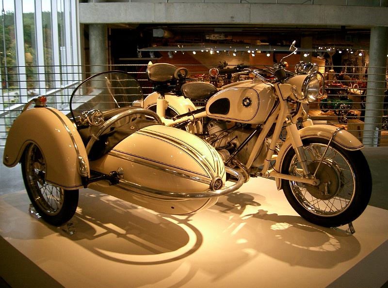 CIMG2370.JPG - 1966 BMW R60 With Steib sidecar